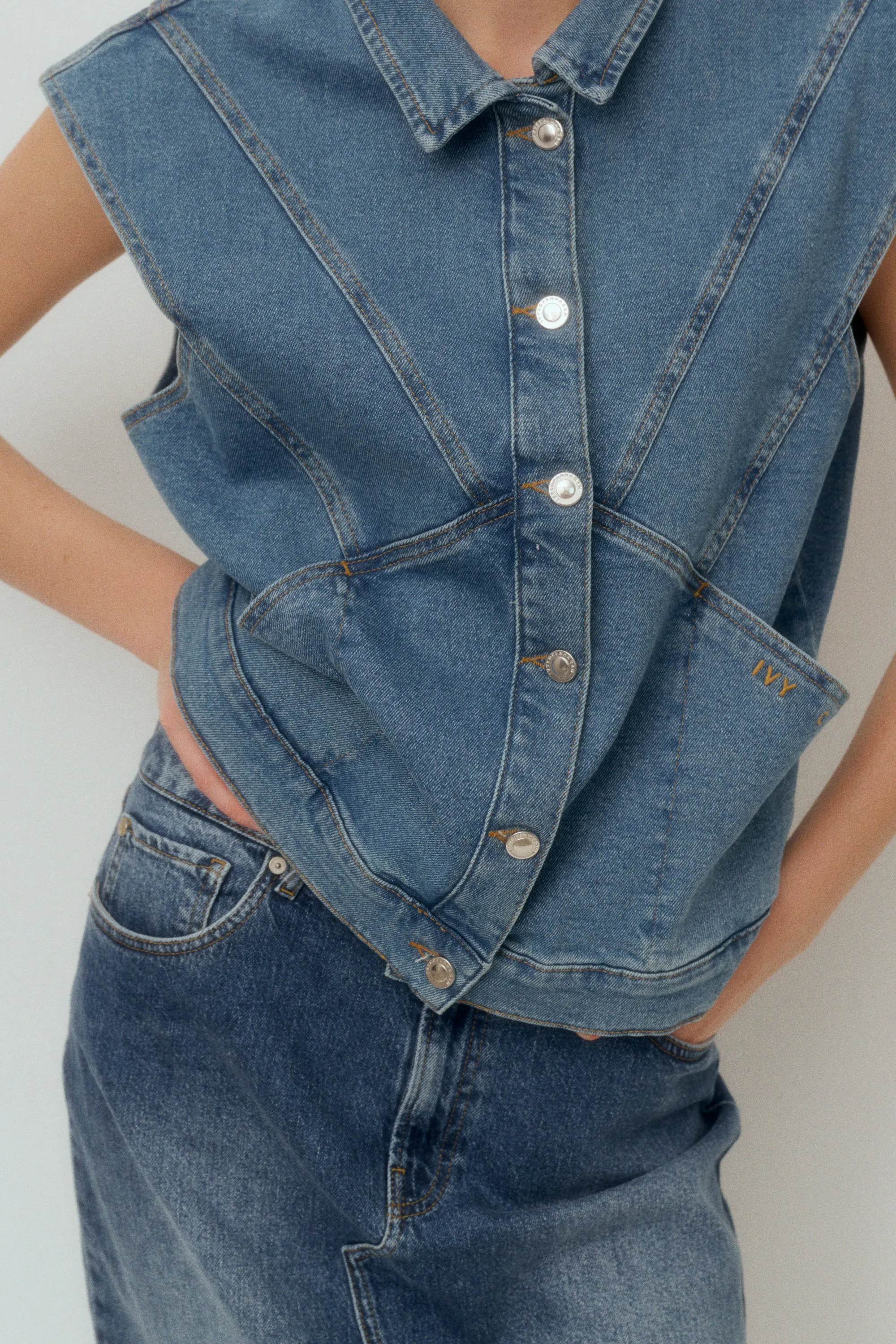 IVY-Lulu Vest Wash Vigo