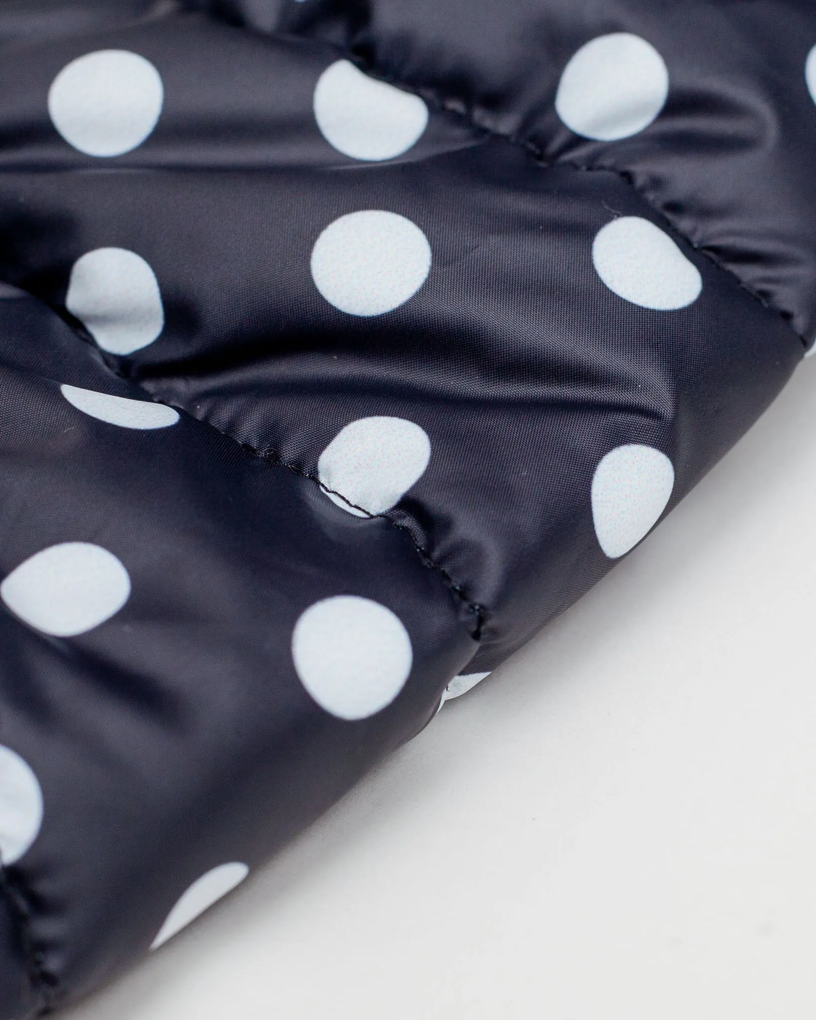 Reversible AiryVest in Black   Black Dot (DOG & CO. Exclusive) (FINAL SALE)